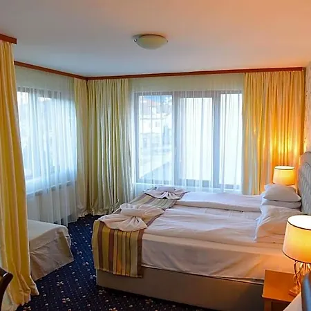 Hotell Family Lazur 3*