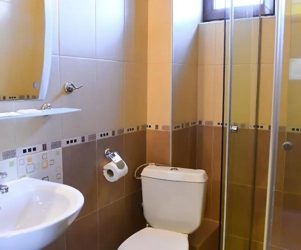 拉祖尔家庭酒店