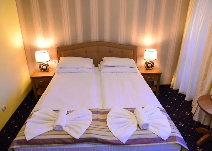 拉祖尔家庭酒店 酒店 3*