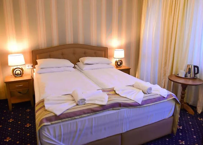 拉祖尔家庭酒店 酒店 3*